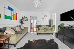 330 74th St APT 5, Miami Beach, FL 33141, - MLS#A11995626