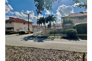 550 Sw 115th Ave 405h, Sweetwater