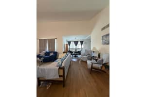221 W Park Dr Apt 202-3, Miami, FL 33172, - MLS#A11995782