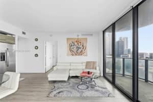 121 Ne 34th St 1001, Miami