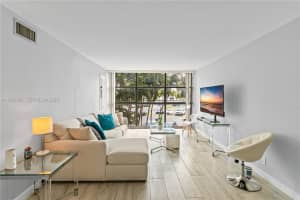 600 Parkview Dr 204 Hallandale Beach, FL 33009 - MLS#A11995861