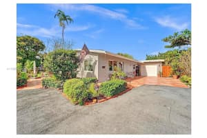 381 NE 42nd St, Oakland Park, FL 33334, - MLS#A11995870