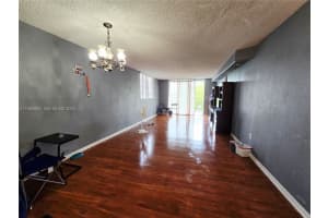 1470 Ne 125th Ter 308, North Miami