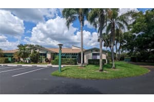 460 Lakeview Dr APT 4, Weston, FL 33326, - MLS#A11995909