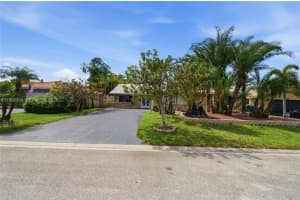 676 NW 107th Ln, Coral Springs, FL 33071, - MLS#A11995934