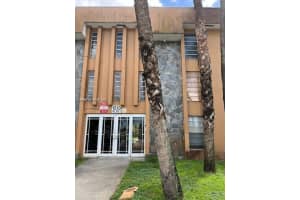 1230 W 54th St 305a, Hialeah