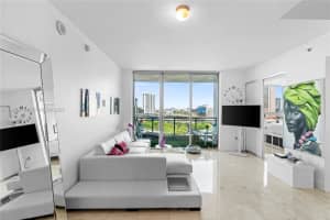 90 Sw 3rd St 1209, Miami