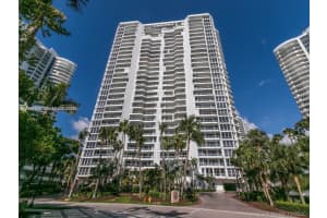 21150 Point Pl 701, Aventura