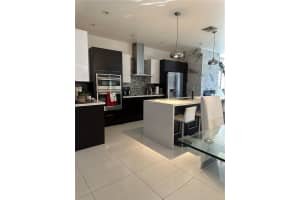 10361 Nw 64th Ter Doral, FL 33178 - MLS#A11996019