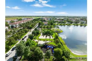 16946 Sw 90th Terr Cir, Miami