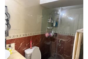 9085 Grand Canal Dr Miami, FL 33174 - MLS#A11996074