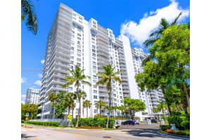 2851 Ne 183rd St 906e, Aventura