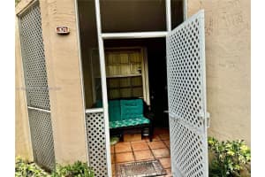 8664 Sw 3rd St 101, Pembroke Pines