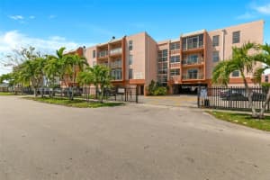 6130 W 19th Ave APT 301, Hialeah, FL 33012, - MLS#A11996163