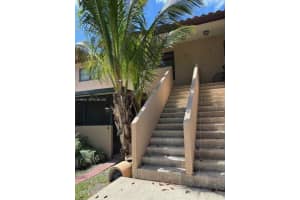 9050 Jacaranda Ln 8, Plantation
