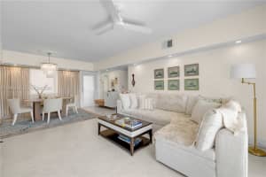 462 Golden Isles Dr APT 211, Hallandale Beach, FL 33009, - MLS#A11996239