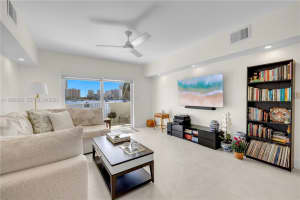 462 Golden Isles Dr APT 211, Hallandale Beach, FL 33009, - MLS#A11996239