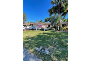 19265 E Saint Andrews Dr Hialeah, FL 33015 - MLS#A11996332