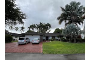 19265 E Saint Andrews Dr Hialeah, FL 33015 - MLS#A11996332