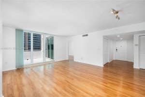 1111 Brickell Bay Dr #211, Miami, FL 33131, - MLS#A11996379