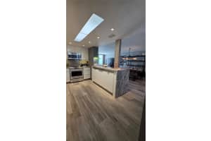 5825 Collins Ave APT 8J, Miami Beach, FL 33140, - MLS#A11996575