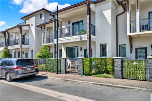 8319 NW 49th St, Doral, FL 33166, - MLS#A11996757