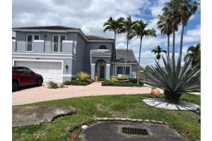 15891 Sw 76th St, Miami