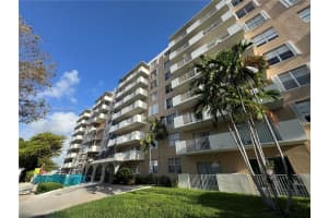 1455 N Treasure Dr 7b, North Bay Village