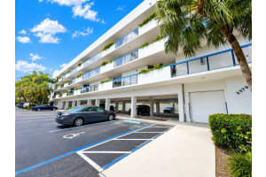 2370 NE 135th St APT 405, North Miami, FL 33181, - MLS#A11996925