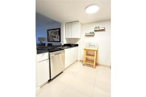 6801 Harding Ave APT 301, Miami Beach, FL 33141, - MLS#A11996926