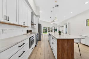 1126 Ne 16th Ct Fort Lauderdale, FL 33305 - MLS#A11997011