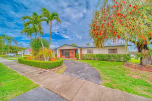 9961 Sw 12th St, Miami