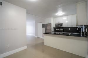 1986 Biarritz Dr #207, Miami Beach, FL 33141, - MLS#A11997040