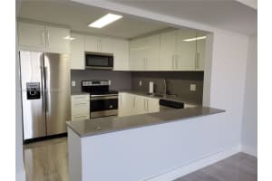 13499 Biscayne Blvd 1105, North Miami