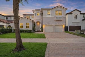 8968 Nw 180th Ter, Hialeah