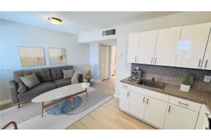 1737 NW 3rd Ave #5, Miami, FL 33136, - MLS#A11997068