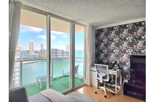 1155 Brickell Bay Dr 2006, Miami