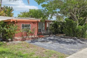 1611 Ne 42nd Ct Pompano Beach, FL 33064 - MLS#A11997075