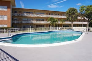 11855 NE 19th Dr APT 10, North Miami, FL 33181, - MLS#A11997081