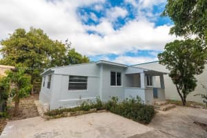 361 Ne 57th St, Miami