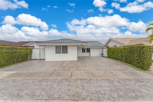 13935 Sw 10th St, Miami