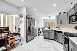 1201 192nd Lane, Pembroke Pines, FL 33029 - MLS#A11997147