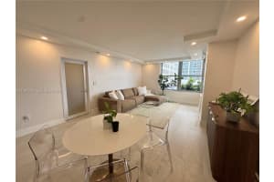 2899 Collins Ave 424 Miami Beach, FL 33140 - MLS#A11997216