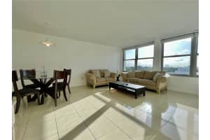 2899 Collins Ave 810 Miami Beach, FL 33140 - MLS#A11997246