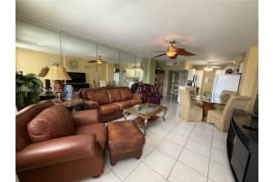 100 Lincoln Rd 422, Miami Beach