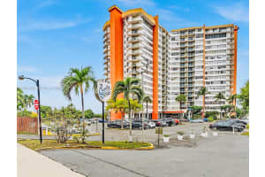 1301 Ne Miami Gardens Dr 1406w, Miami
