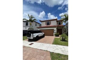 3494 W 103rd Ter, Hialeah
