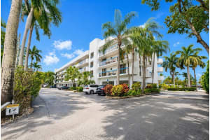 2370 Ne 135th St 405, North Miami
