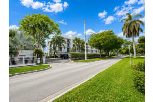 2370 NE 135th St APT 405, North Miami, FL 33181, - MLS#A11997322