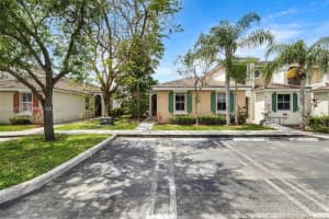 990 Ne 42nd Pl, Homestead